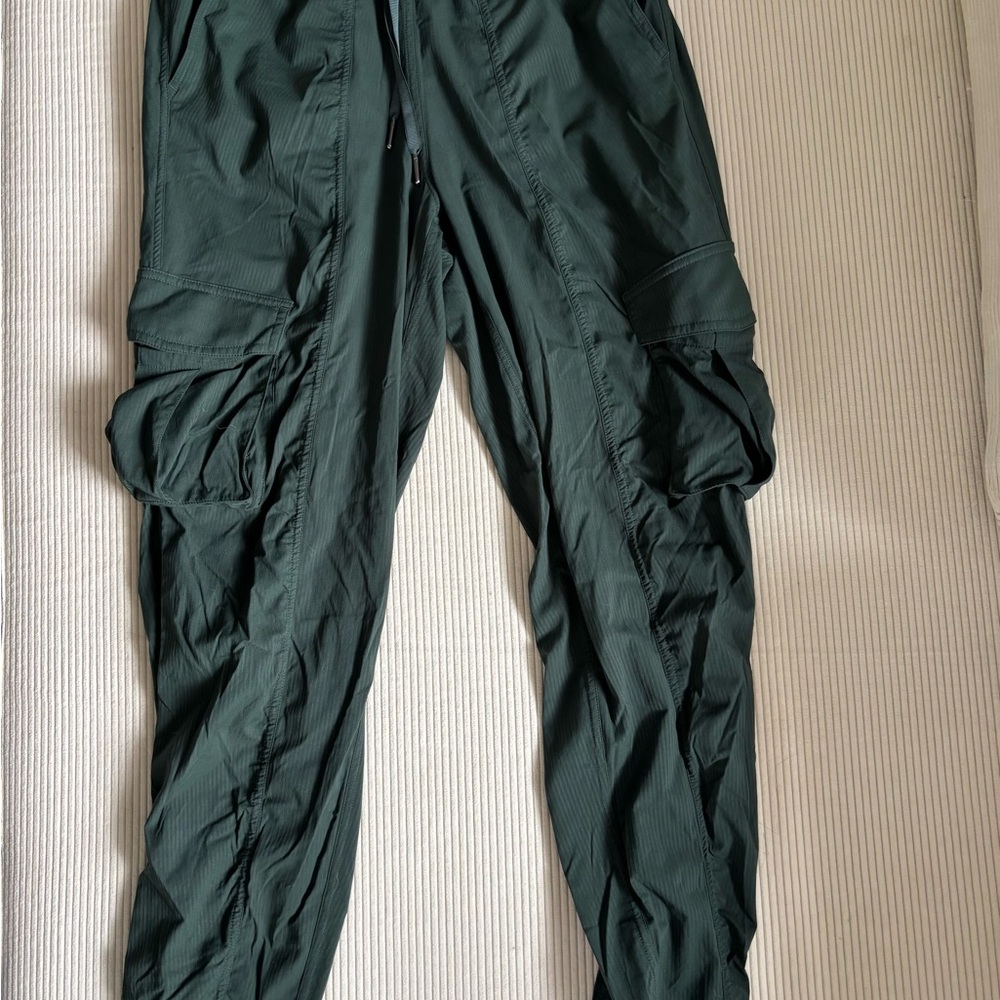 Lululemon Athletica dance studio joggers